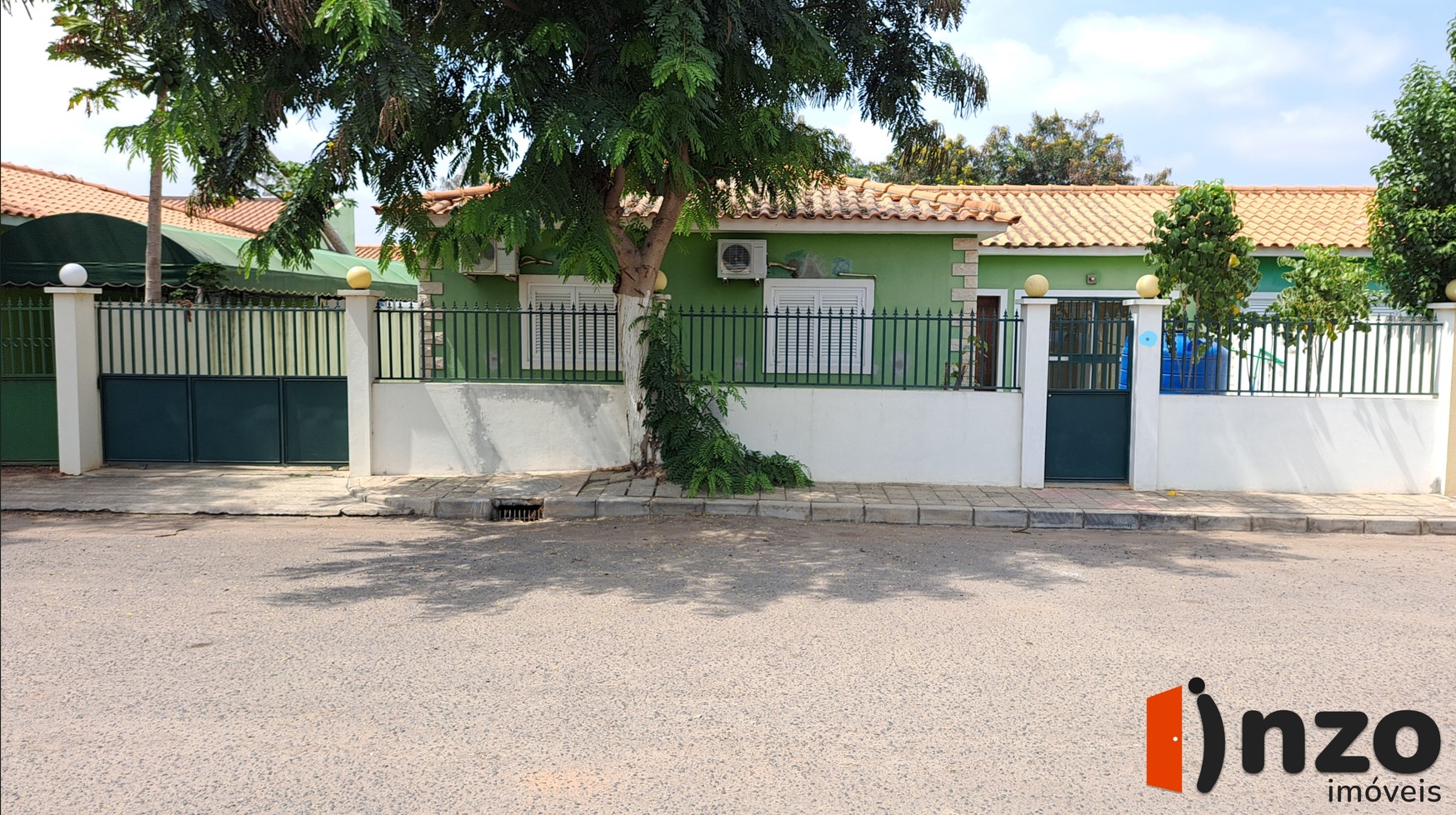 Casa à Venda, Viana, Luanda